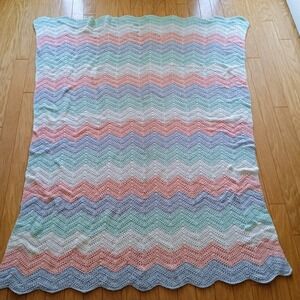 Handmade Granny Afghan Chevron Throw Blanket   61.5 x 47.5 Multicolor‎